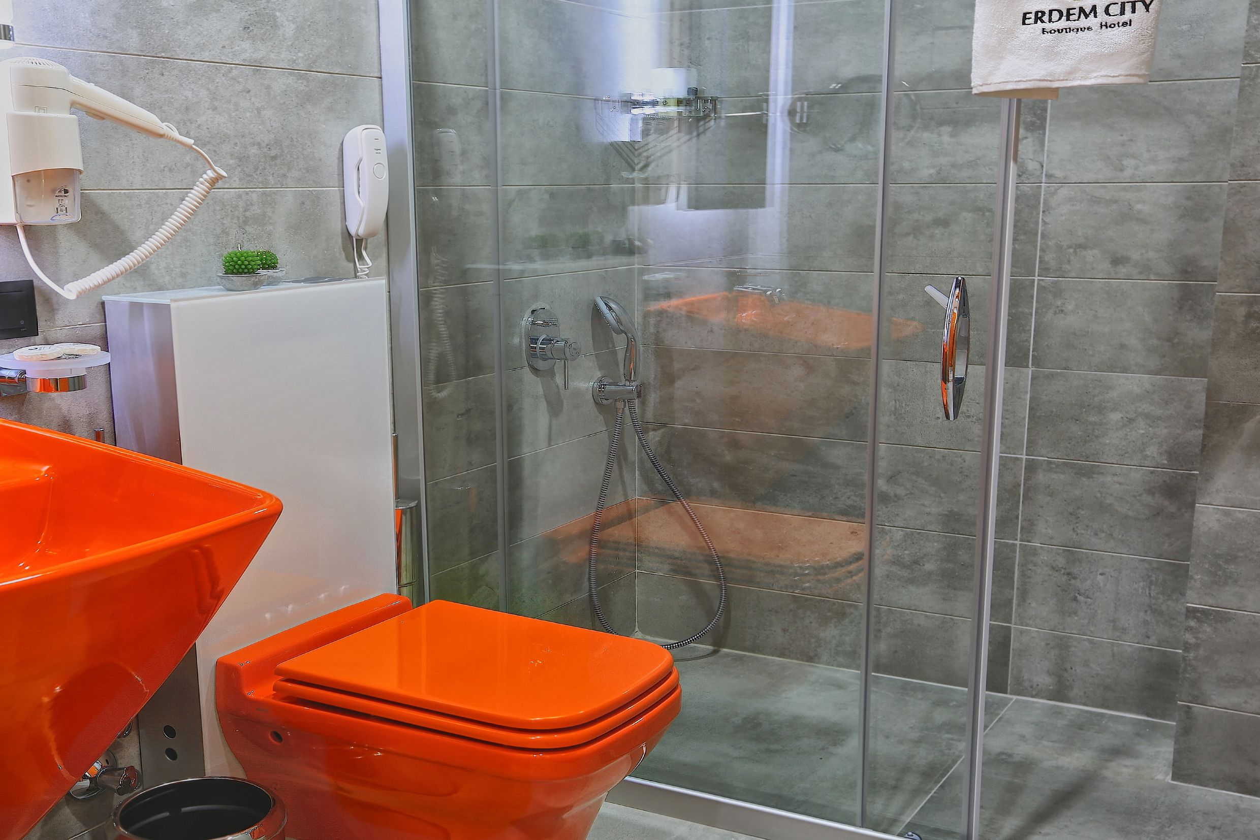 standard double room | bathroom | shower, free toiletries, hair dryer, slippers