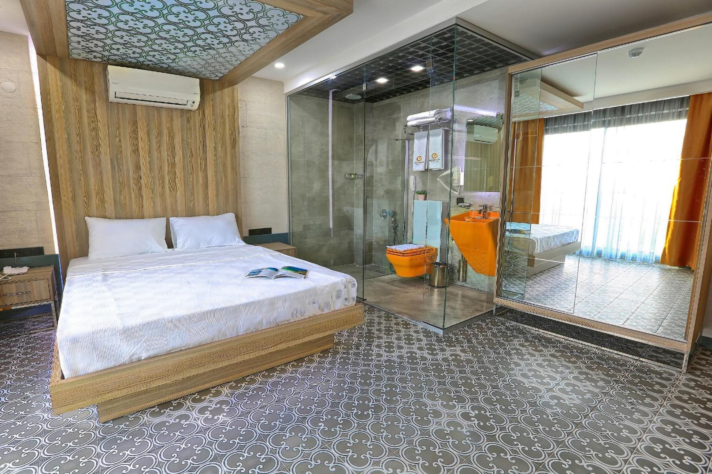 double room (special designed bathroom) | premium bedding, minibar, in-room safe, soundproofing