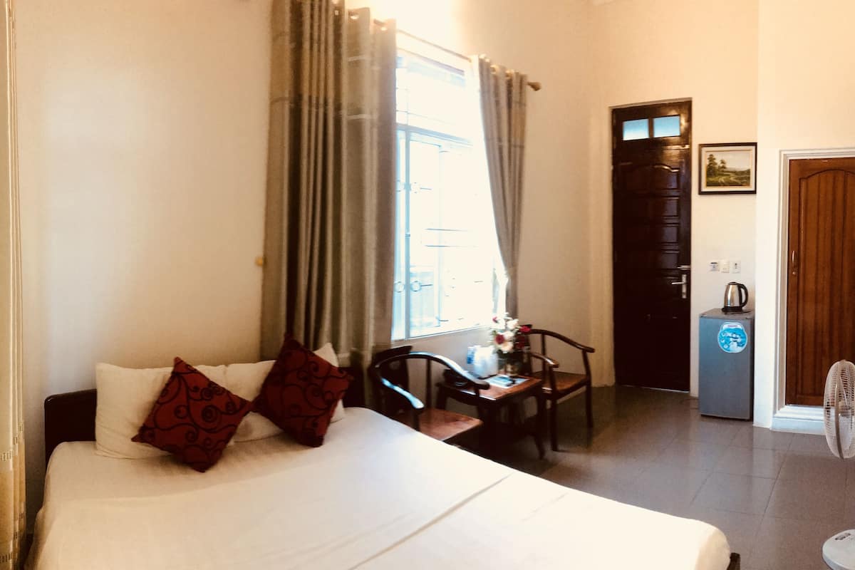 Double Room | Minibar, in-room safe, desk, soundproofing