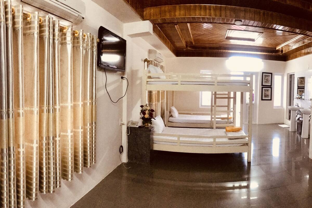 Shared Dormitory | Minibar, in-room safe, desk, soundproofing