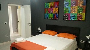 Premium bedding, desk, iron/ironing board, free cots/infant beds