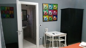 Standard Room | Bathroom