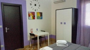 Premium bedding, desk, iron/ironing board, free cots/infant beds