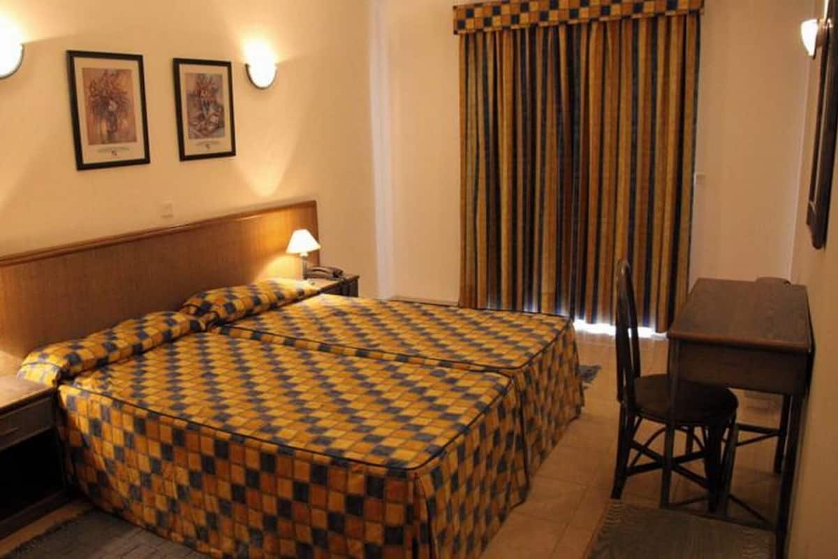 In-room safe, soundproofing, WiFi (free), bed sheets