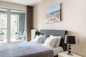 Suite, 1 Schlafzimmer, Balkon | Hochwertige Bettwaren, individuell dekoriert, individuell eingerichtet
