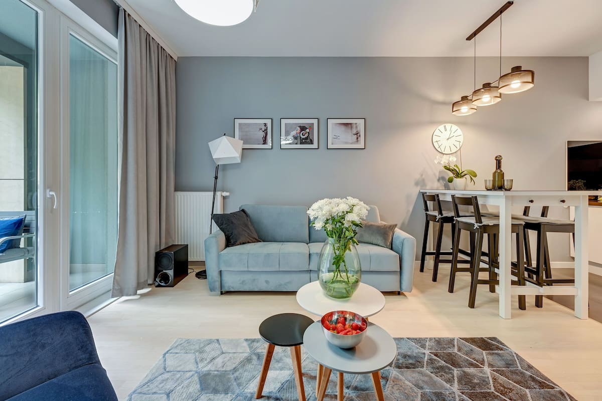 Suite, 1 camera da letto, balcone (2) | Area soggiorno | TV a schermo piatto