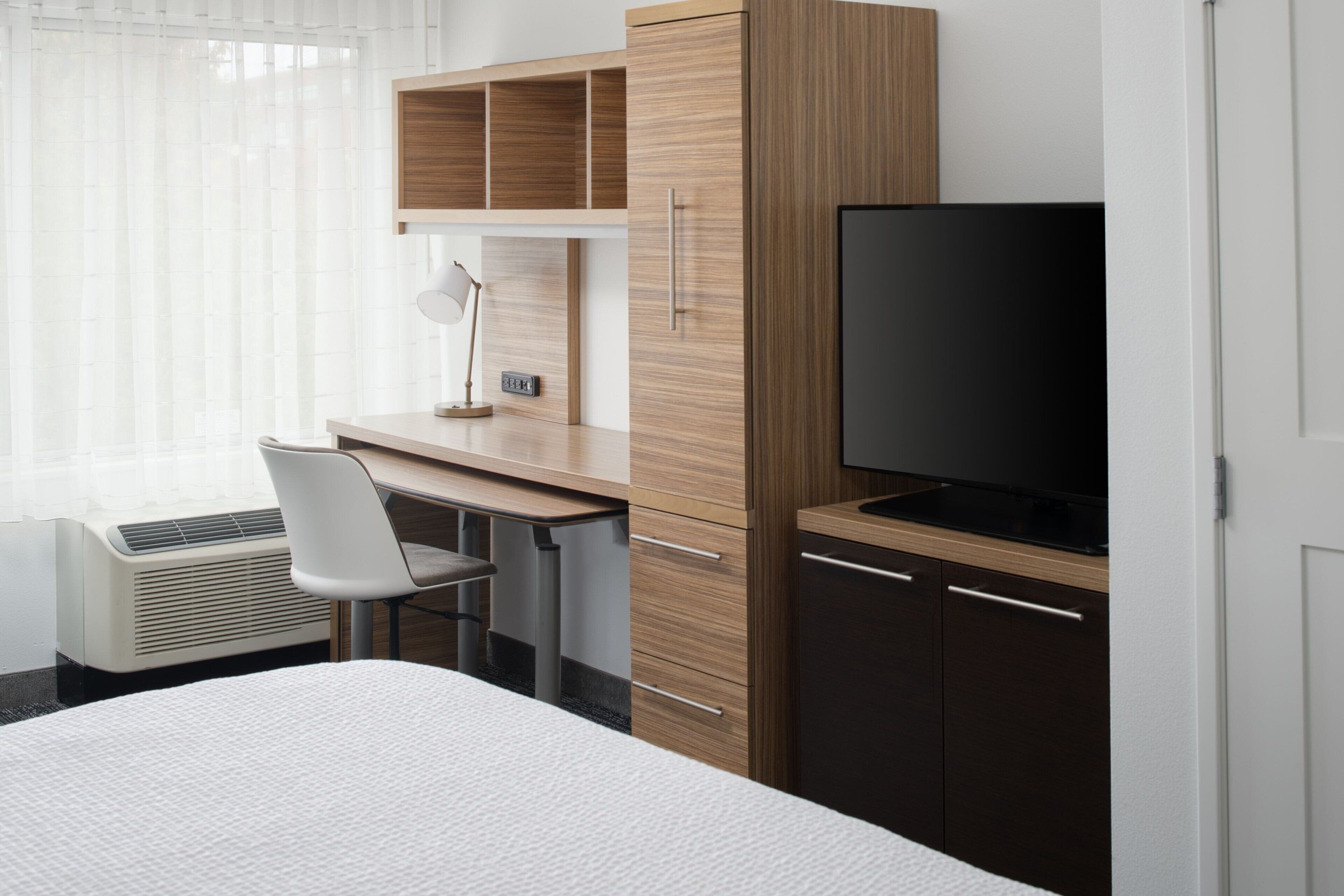 1 bedroom, desk, iron/ironing board, free cots/infant beds