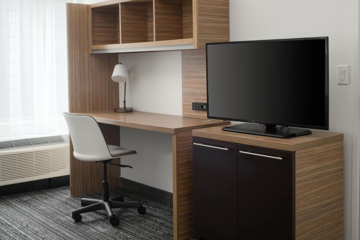 32-Zoll-Smart-TV mit Satellitenempfang, Fernseher, Netflix