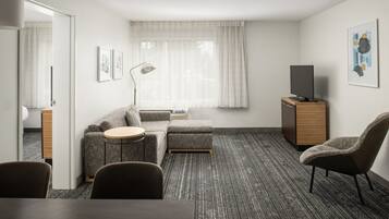 32-inch Smart TV with satellite channels, TV, Netflix