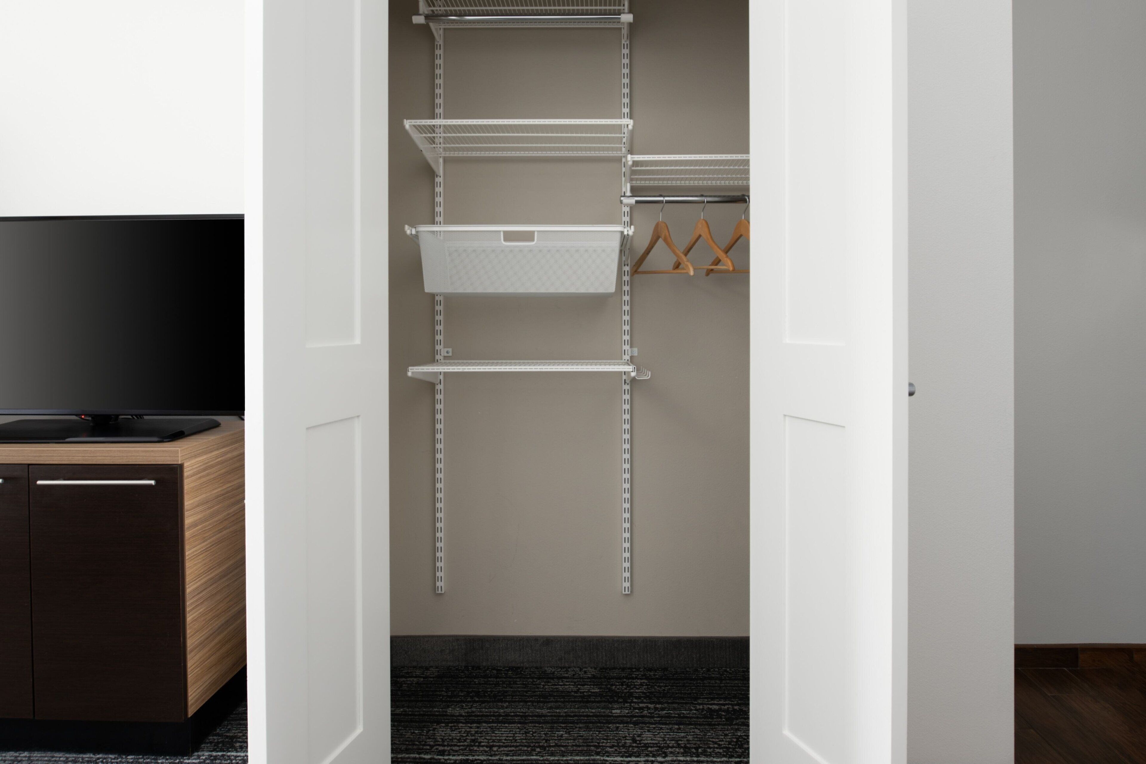 1 bedroom, desk, iron/ironing board, free cots/infant beds