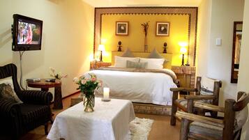 Phòng Suite Executive, 1 giường cỡ king | Két bảo mật tại phòng, bàn, bàn ủi/dụng cụ ủi quần áo