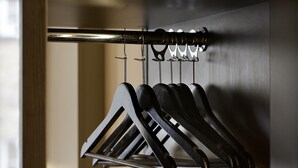 Room amenity - Premier Inn Basingstoke Town Centre (Basingstoke)