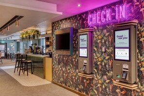 Reception - Premier Inn Chelmsford City Centre (Chelmsford)