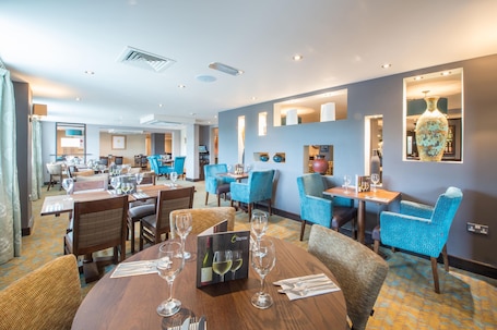 Restaurant. Premier Inn London Kingston Upon Thames
