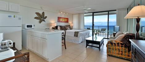 Studio | Living room