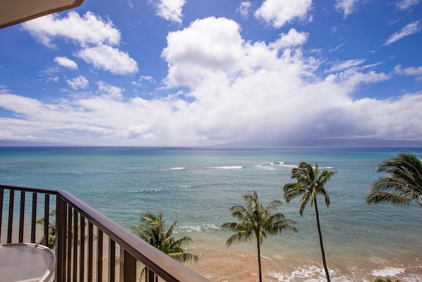 Studio | Property grounds - Valley Isle #806 Studio Bedroom Condo by RedAwning (Lahaina)
