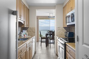 Apartment, 2 Schlafzimmer | Eigene Küche | Wasserkocher mit Kaffee-/Teezubehör, Kühlschrank, Mikrowelle, Ofen