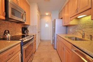 Condo, 2 Bedrooms | Private kitchen