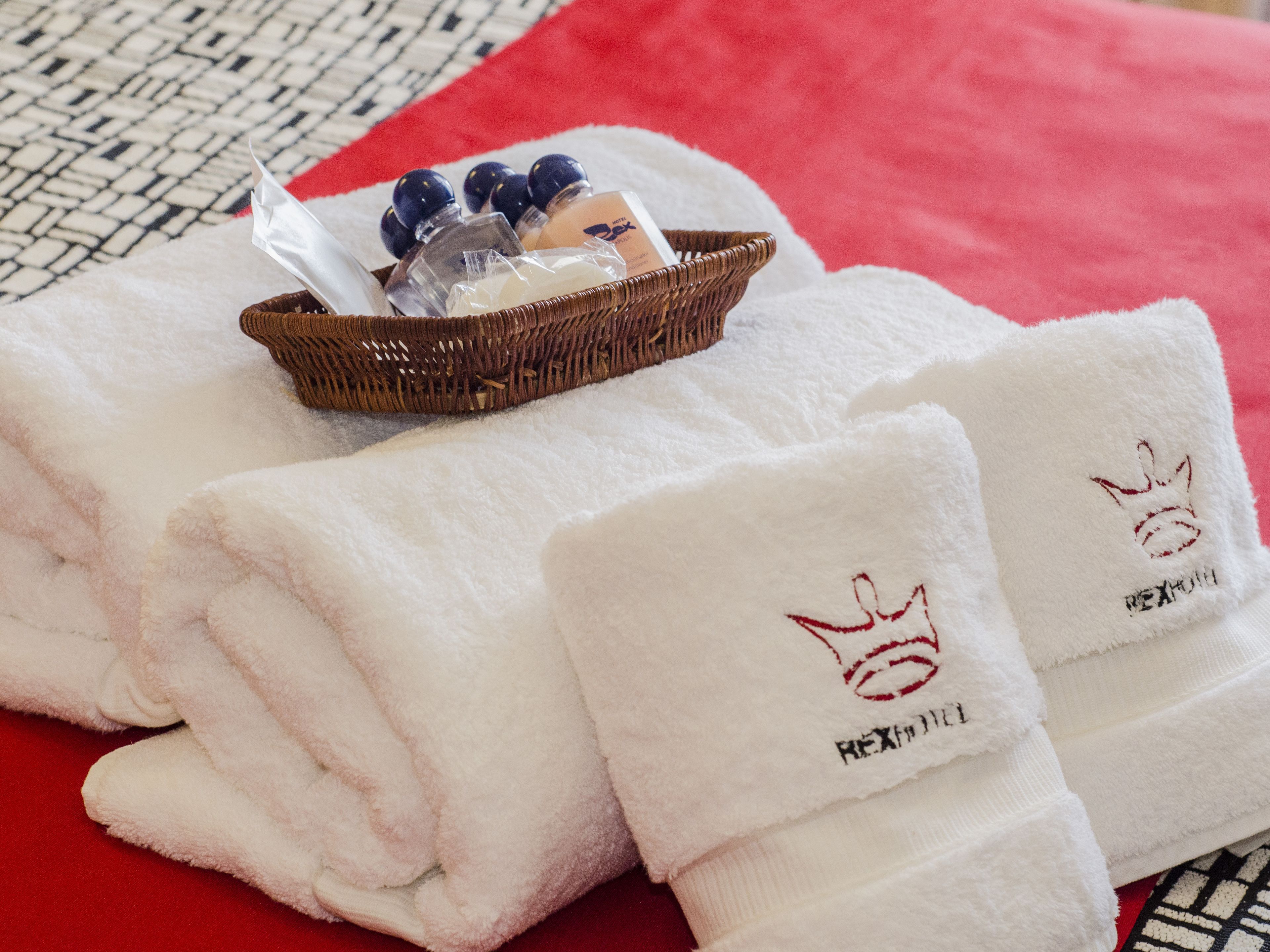 minibar, in-room safe, free wifi, bed sheets