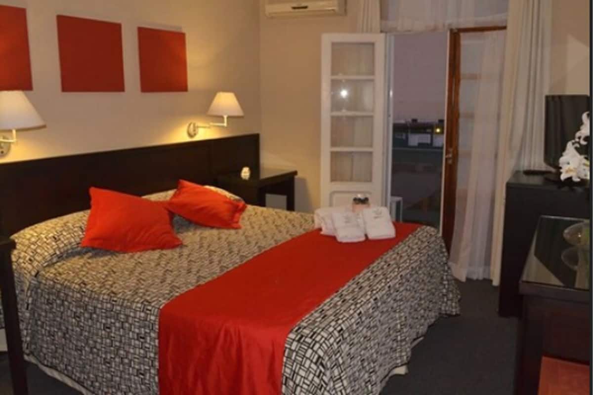 Premium Double Room | Minibar, in-room safe, WiFi (free), bed sheets