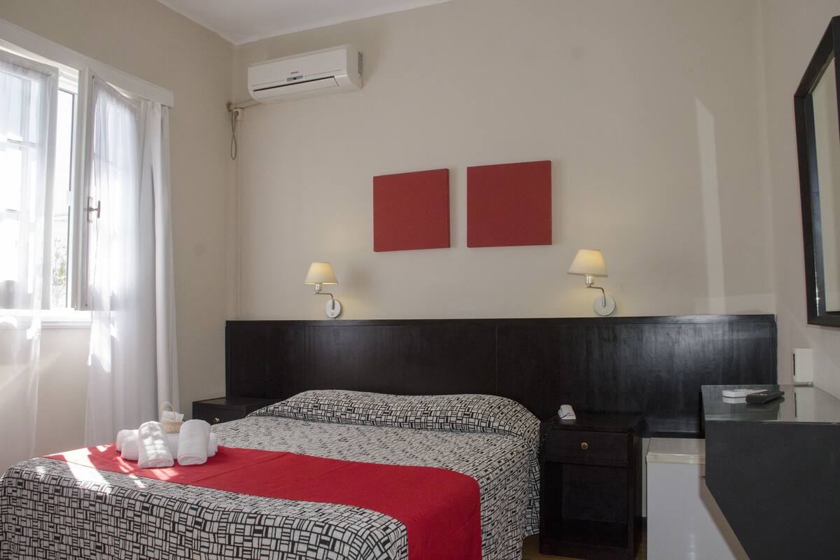 Standard Double or Twin Room, 1 Double or 2 Twin Beds | Minibar, in-room safe, WiFi (free), bed sheets