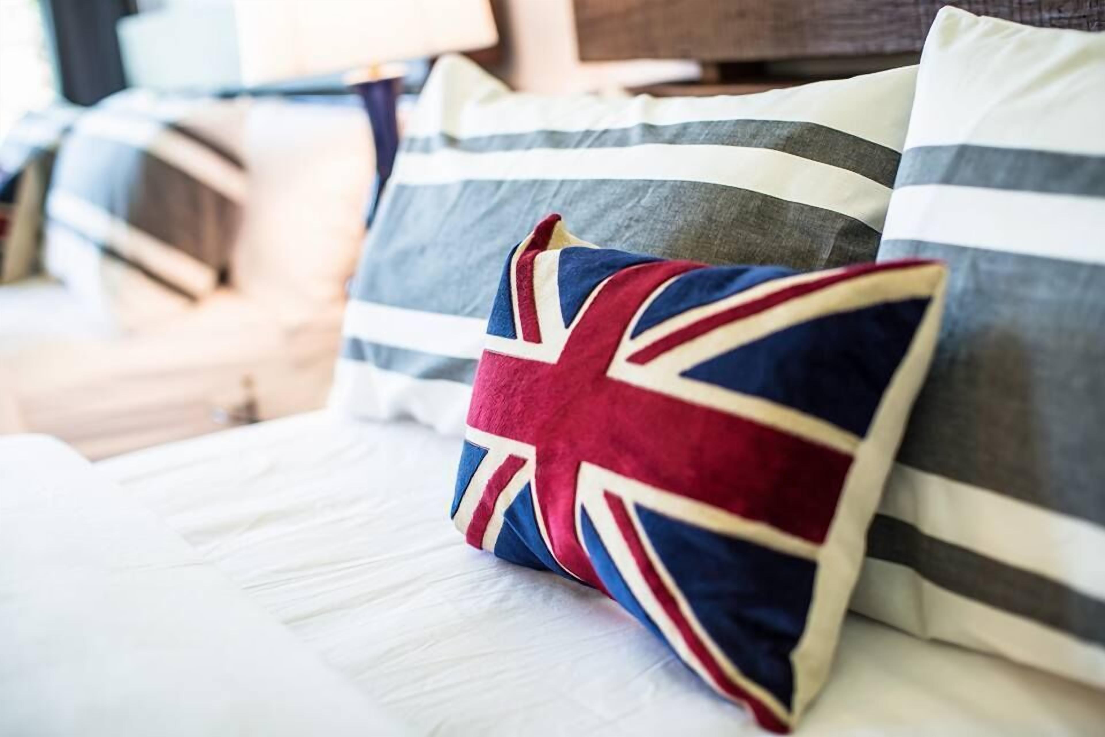 hypo-allergenic bedding, pillow-top beds, desk, iron/ironing board