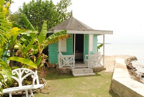 基本平房 | 迷你吧、書桌、床單