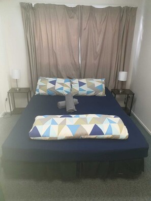 Double Room | Desk, laptop workspace, free WiFi, bed sheets - Backpackers Central Hamilton (Hamilton)