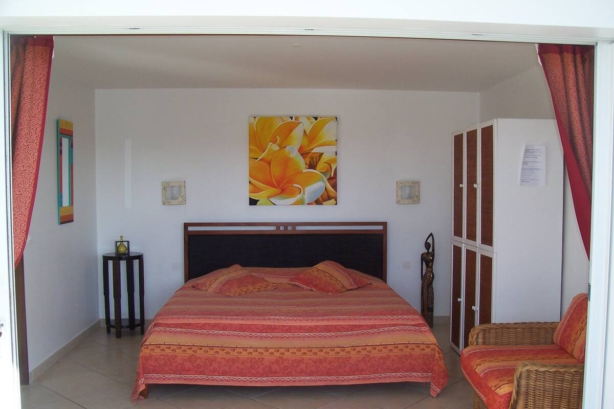 Romantic Cottage, 1 Bedroom, Pool Access, Sea View