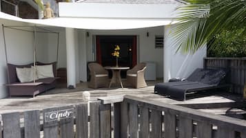 Romantic Cottage, 1 Bedroom, Pool Access, Sea View