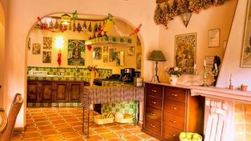 Caja de seguridad en la habitación, escritorio y wifi gratis