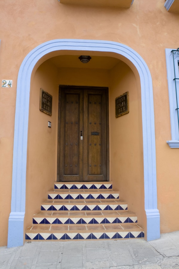 Exterior detail - Casa Frida B&B (San Miguel de Allende)