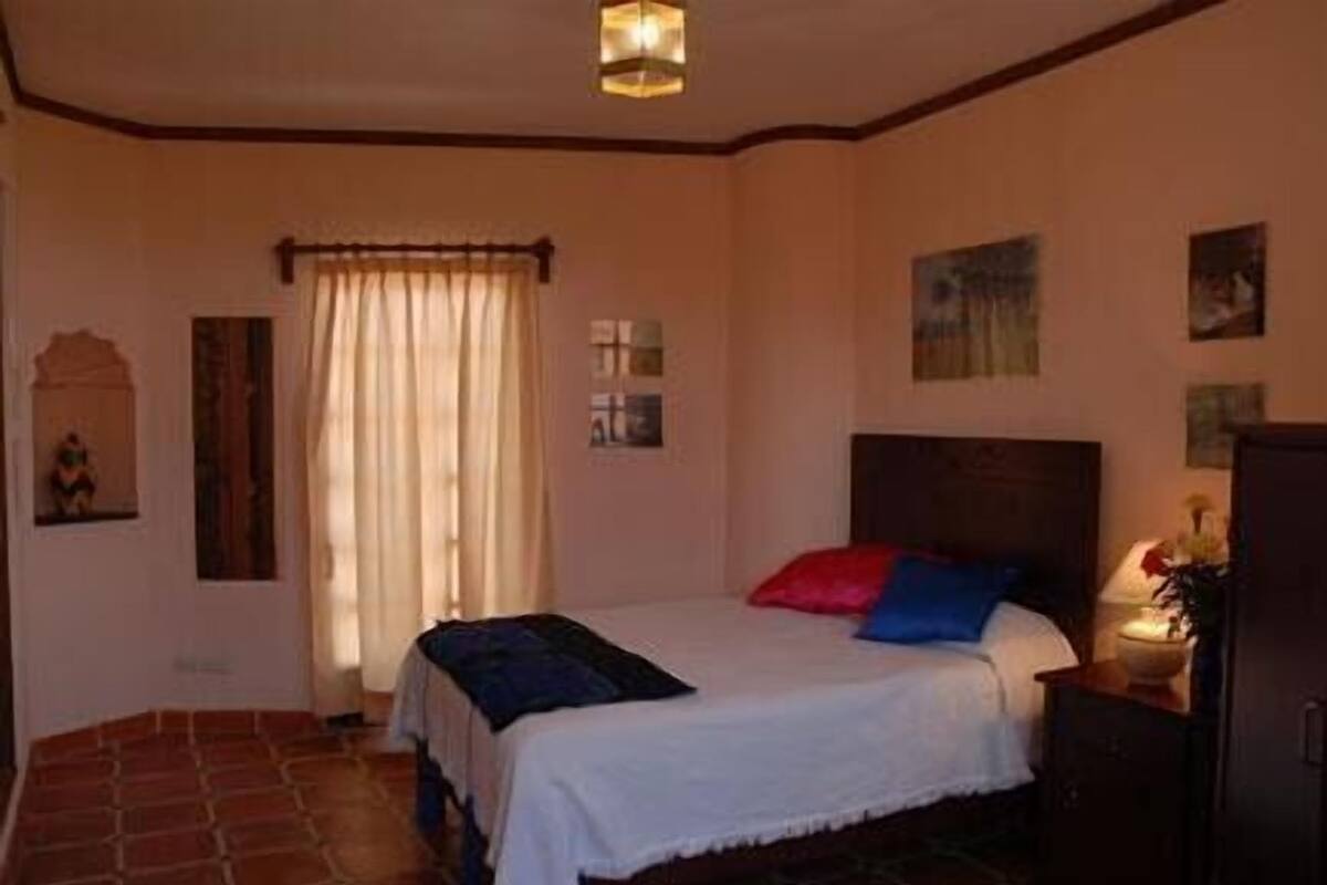 In-room safe, desk, free WiFi