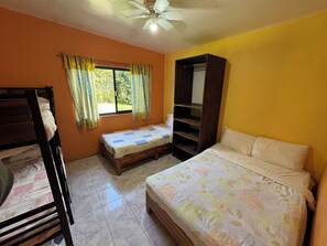 家庭房 | 免费 WiFi、床单