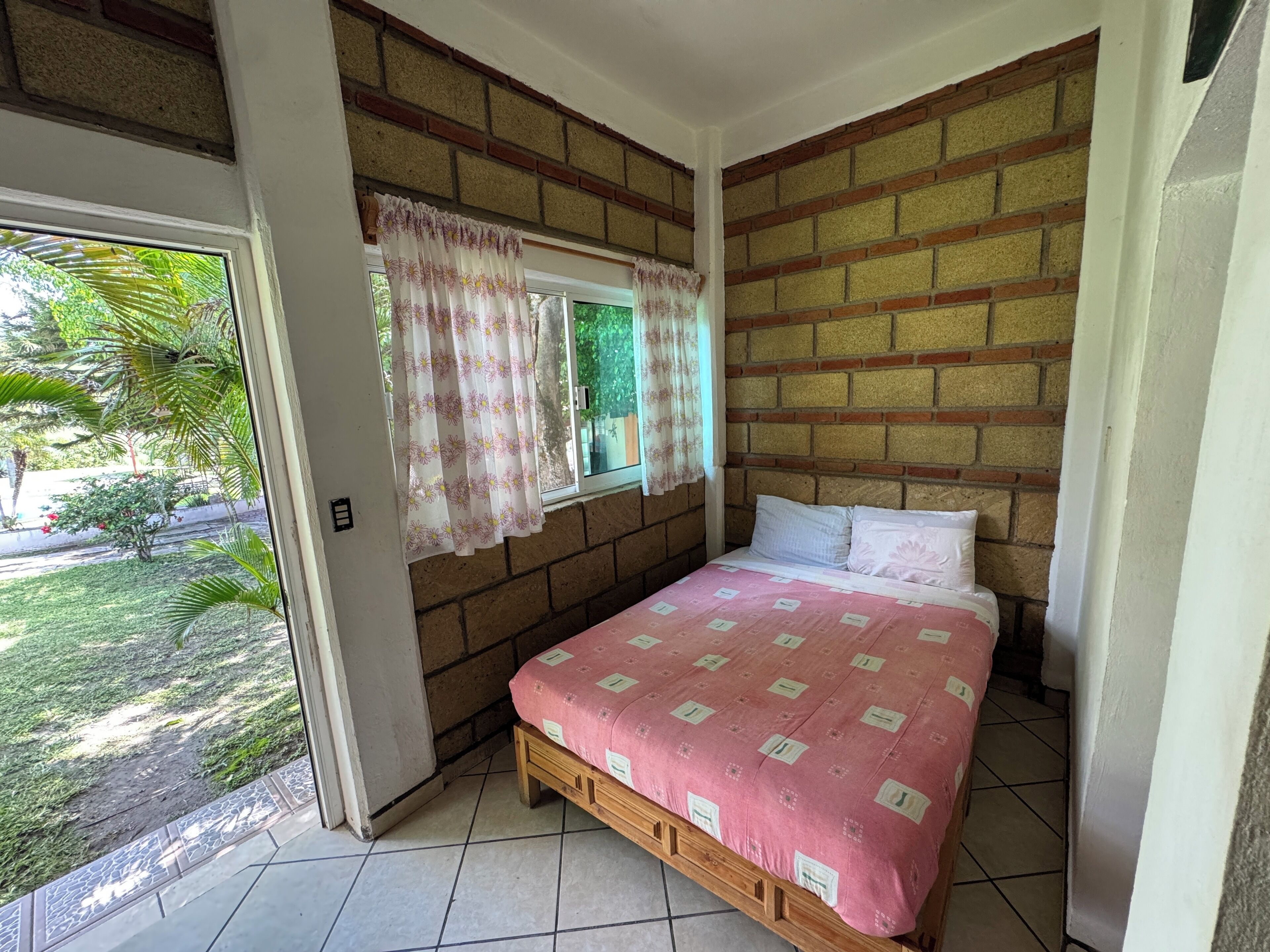 Triple Room | Free WiFi, bed sheets