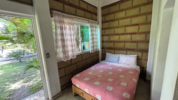 Triple Room | Free WiFi, bed sheets