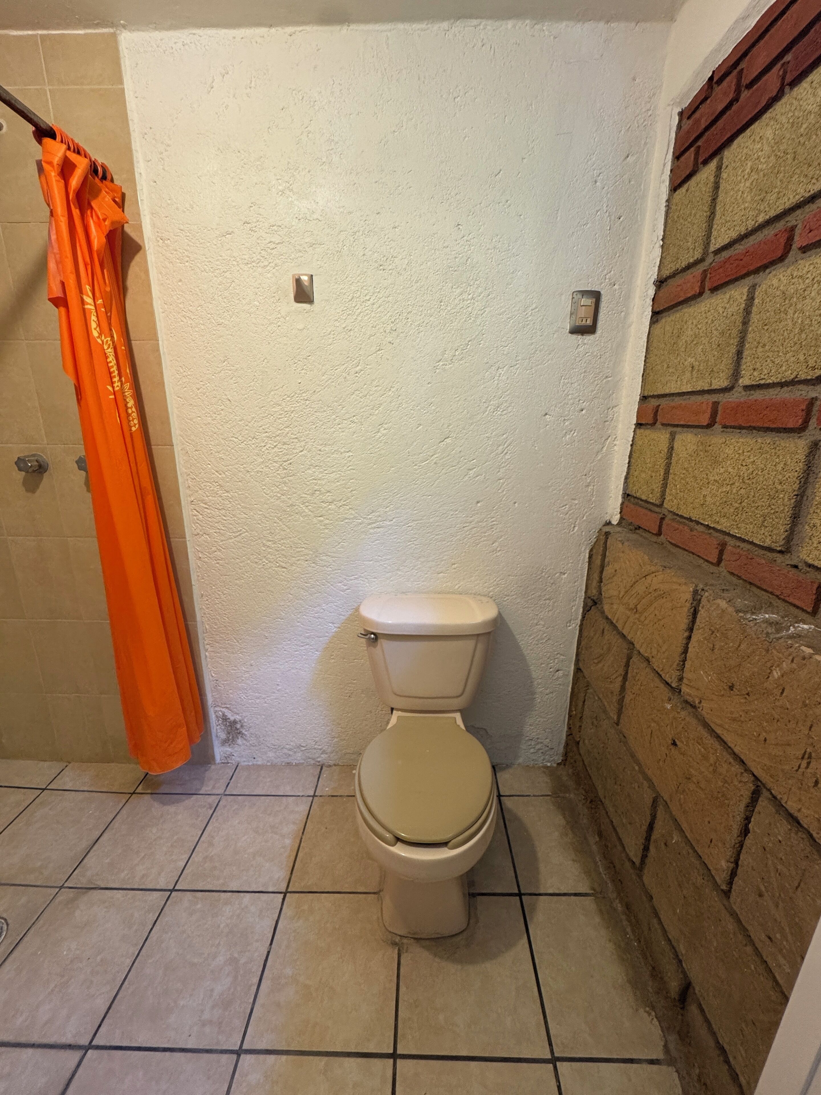 Trippelrum | Badrum | Dusch, gratis toalettartiklar, handdukar och tvål