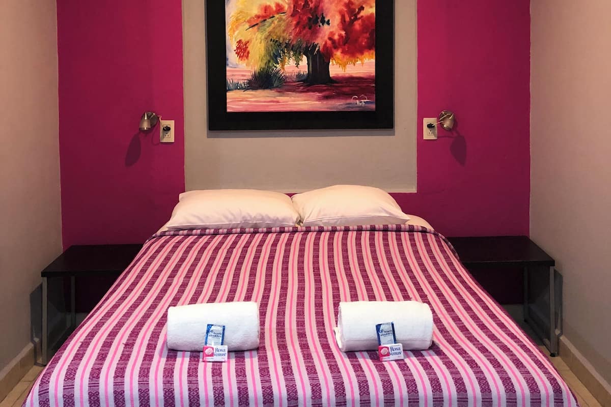 Doppelzimmer, Gemeinschaftsbad | 1 Schlafzimmer, Bettwäsche aus ägyptischer Baumwolle