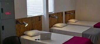 Hostal Punto 79 - Hostel