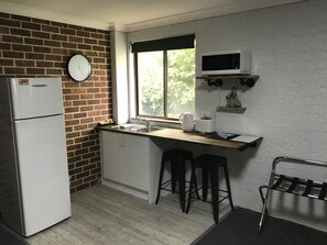 Family Suite, Balcony | Iron/ironing board, free WiFi, bed sheets, wheelchair access - Coffs Shearwater Motel (Coffs Harbour)