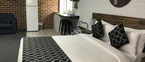 Iron/ironing board, free WiFi, bed sheets, wheelchair access