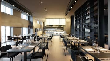 Daily buffet breakfast for a fee