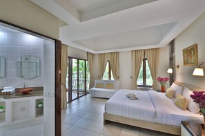 Villa superior, 4 habitaciones, piscina privada, en la zona del jardín | Ropa de cama de alta calidad, caja fuerte, decoración individual