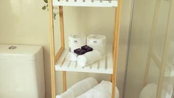 Shower, free toiletries, hair dryer, towels