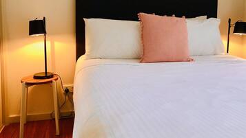 Decoración personalizada, muebles diferentes y escritorio