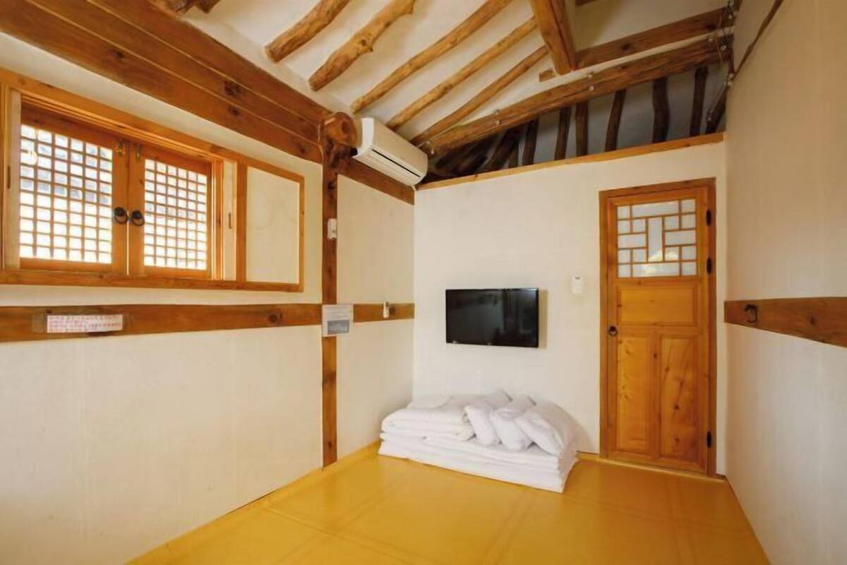 1 chambre, chambres insonorisées, Wi-Fi gratuit, draps fournis