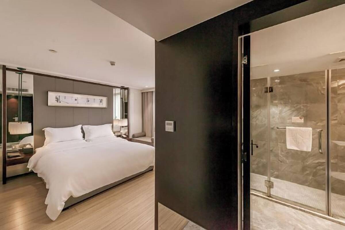 Minibar, in-room safe, desk, blackout curtains