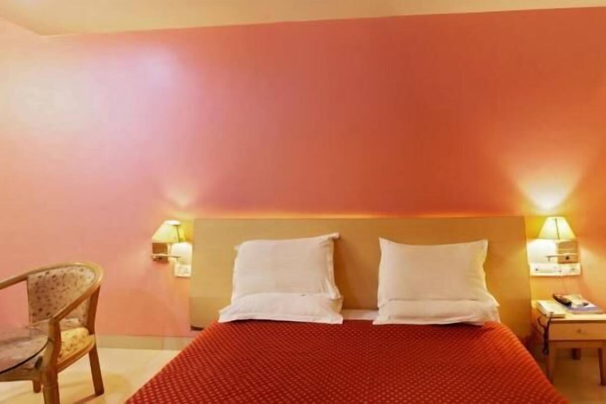 Desk, iron/ironing board, rollaway beds, free WiFi