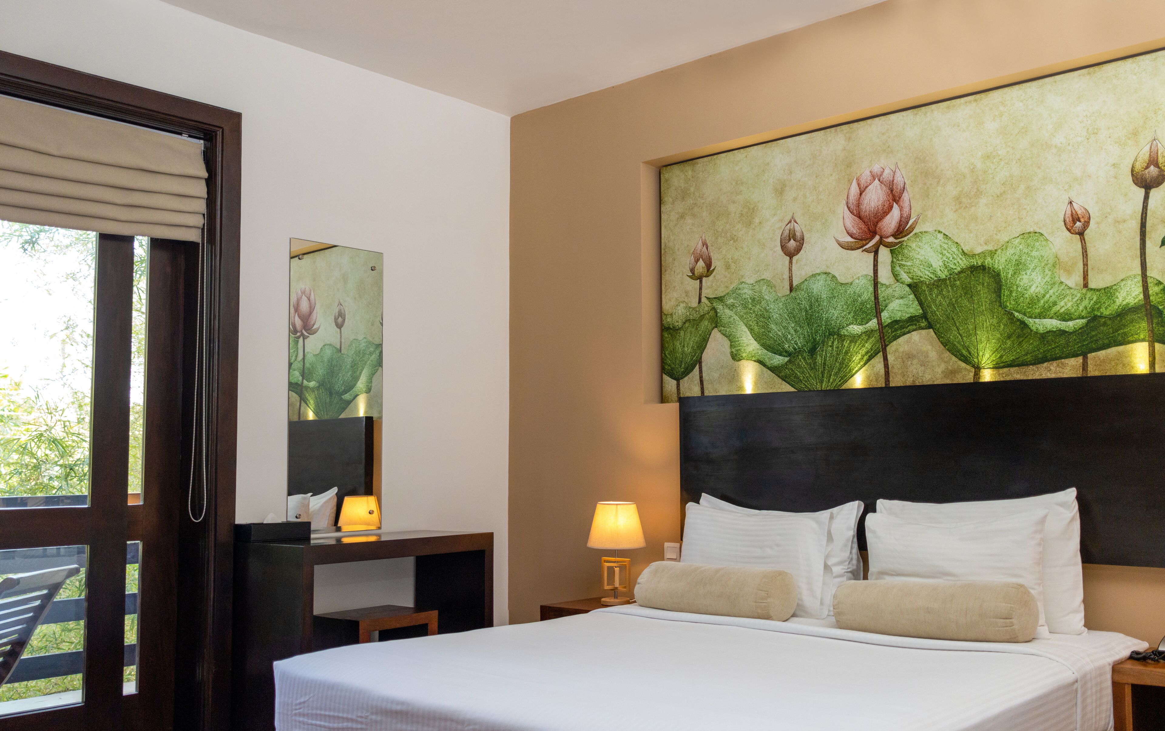 Premier Room with Balcony Includes Free Airport pick-up OR drop-off & Netflix streaming | Egyptian cotton sheets, premium bedding, memory foam beds, minibar