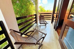 Deluxe Double or Twin Room with Balcony includes Free Airport pick-up or drop-off | Terrace/patio - Terrace Green Hotel & Spa (Negombo)